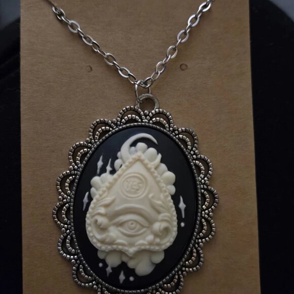 OUIJA PLANCHETTE CAMEO NECKLACE - 20 inches - NEW - Picture 5 of 5